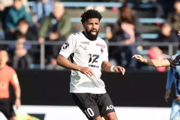 金沢、38歳FWパトリックとの契約更新を発表「来シーズン目標を掴みましょう」