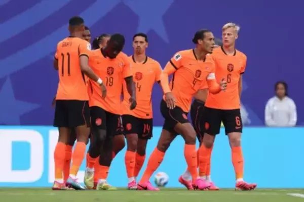 オランダ、試合開始3分に先制！　チュニジアに2点リードで前半終了