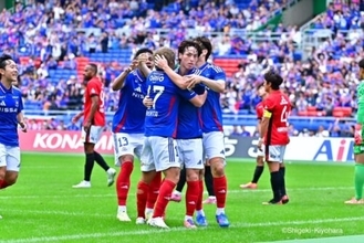 横浜FMが浦和に4発圧勝! 18位横浜FCと勝ち点差「2」に…新潟は最速で次節に降格決定/J1第34節