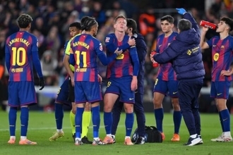 “逆転弾直後”に負傷交代…D・オルモ、左肩脱臼で年内の公式戦を欠場か　リーグ首位のバルサに大打撃