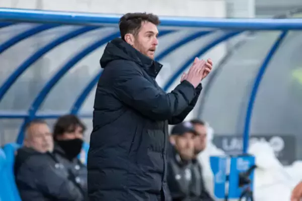 監督キャリア3年目の36歳“元ラ・リーガ戦士”の西2部挑戦は15試合で幕…一時は昇格PO圏内浮上も8戦未勝利で18位に