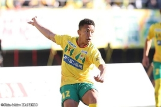 千葉、昨夏加入でJ1復帰に貢献したMFイサカ・ゼインと契約更新「全てを出し尽くしていきます」