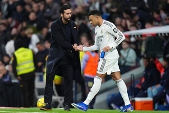 レアル指揮官「ジュリア・ロバーツの投稿でも…」　エンバペがモウリーニョ氏復帰案投稿に「いいね」