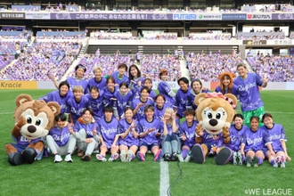 1万7000人に勝利届けた広島、目指すはより上へ「WEリーグや女子サッカーをもっと引っ張っていけるように」