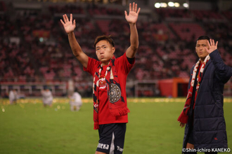 様々な思いを背負い9年ぶりのJ1制覇、中盤支えた三竿健斗「やっとトロフィーをサポーターの皆さんに…」