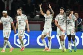 進撃のバイエルン、開幕から公式戦16連勝！　前半2発のL・ディアスが退場も、CL王者PSGを下す