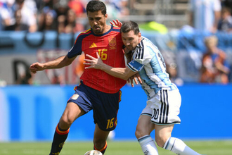 W杯決勝はスペインが主導権握るも0-0の堅い展開で後半へ折り返し…アルゼンチンは前半シュート0本に