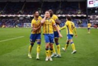 3部マンスフィールド・タウンがバーンリーに金星！　直接FK弾を挙げた主将リード「蹴った瞬間、入ったと感じたよ」