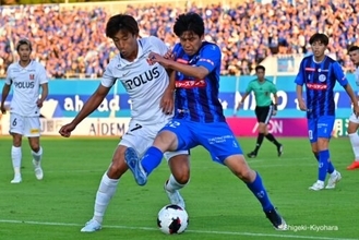 浦和、大苦戦も90＋4分の決勝点！　水戸は80分以上10人で健闘も4連敗