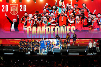 W杯優勝スペインがマドリードで祝賀会！…200万人以上の国民が英雄たちを熱狂的に歓迎