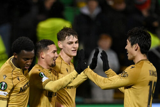 鎌田大地、圧巻の存在感で2ゴール演出！　3発快勝のクリスタル・パレスがECL3勝目を挙げる