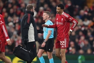 リヴァプールのエキティケが背中を負傷か　CLのPSV戦で途中交代…今季は公式戦6ゴール1アシスト