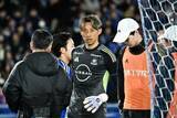 「開幕戦で負傷交代…横浜FMのGK朴一圭、右ひざ内側側副じん帯損傷と発表」の画像1