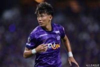 広島がホームで浦和に完勝！　途中出場のDF山﨑大地が気持ちでつないだクリーンシート「もっと勝利の笑顔を見せたい」