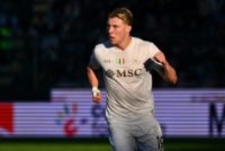 ホイルンドの“ドッピエッタ”でナポリが快勝！　前半のリードを保ち、敵地でクレモネーゼを完封