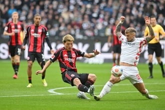 堂安律が3試合ぶりスタメン出場で85分までプレー…フランクフルトは最下位に辛勝