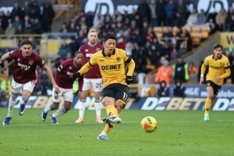 遂に今季リーグ戦初勝利！　ウルブス、ファン・ヒチャンのPK弾などでウェストハムに3発快勝