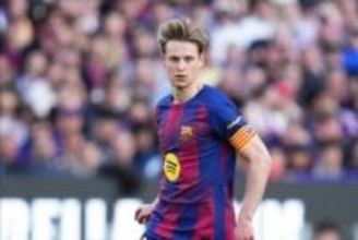 バルサ、中盤にまたもケガ人発生…フレンキーがハムストリング負傷、最大6週間の離脱へ