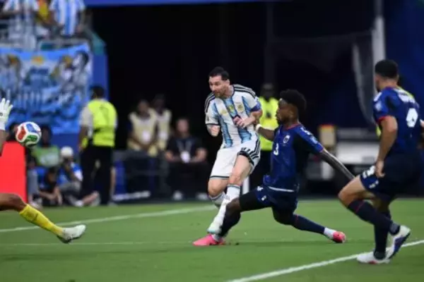 メッシ、“神トラップ”からW杯通算20ゴール目！　8戦連発で記録更新