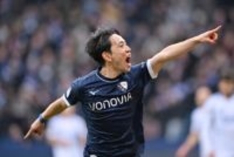 三好康児、今季2度目の先発入りで初ゴール！　首位シャルケ撃破へ導く電光石火の先制弾