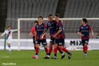 FC東京が怒涛の5得点で撃ち合い制す！　ヒアン＆室屋成が鮮烈ゴラッソ…水戸の4連勝を阻む