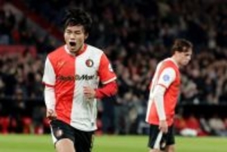 「“いつものように”ネットを揺らした」　上田綺世、今節は2得点で現地メディアの週間ベスト11入り！