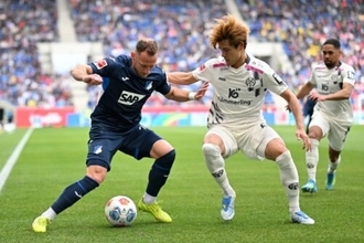 佐野海舟フル出場のマインツ、上位ホッフェンハイム撃破で3連勝！　川﨑颯太はリーグ3戦連続途中出場