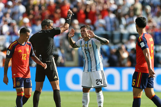 スペイン圧倒もW杯決勝は0-0で延長戦へ…前後半シュート0本のアルゼンチンはエンソ退場で数的不利に