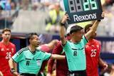 「日本人審判が今大会6試合目を担当…エジプトvsイランで荒木友輔氏が第4審、三原純氏がリザーブ副審に」の画像1