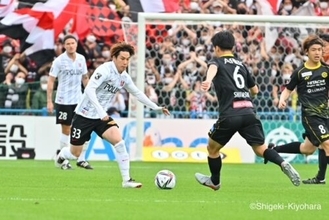 浦和は帰国後初戦も勝ちきれず、リーグ戦4試合連続ドロー…柏と痛み分け