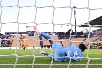 GK鈴木彩艶、PK戦で殊勲のストップ！　パルマ、数的不利を退けてコッパ・イタリア16強進出