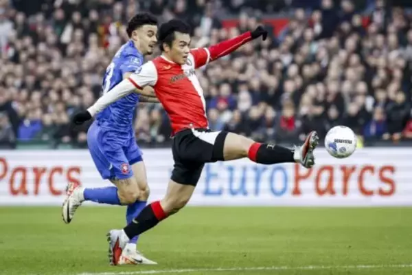 上田綺世＆渡辺剛がフル出場…退場者を出すもドロー決着、フェイエノールトは公式戦連敗を3でストップ