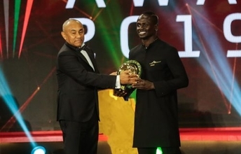 マネがアフリカ年間最優秀選手賞を初受賞！ 「とても幸せ。誇りに思うよ」