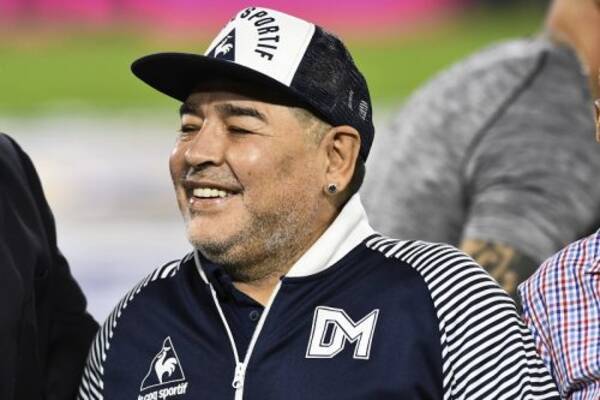 アルゼンチン1部のヒムナシア マラドーナ監督と契約延長 年6月4日 エキサイトニュース