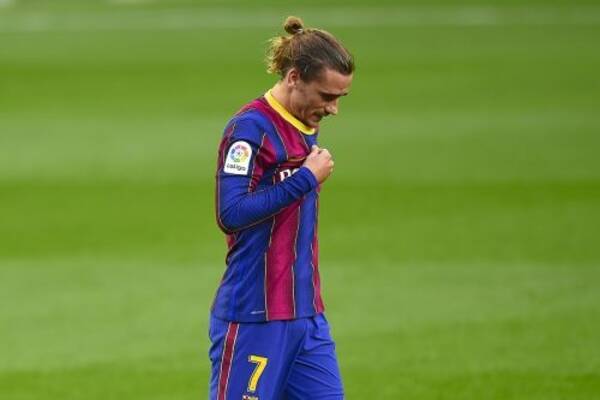 とばっちり メッシの発言受け グリーズマンの車が複数サポーターに取り囲まれる 年11月日 エキサイトニュース