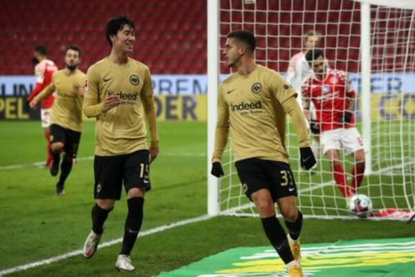 長谷部と鎌田先発のフランクフルトが3連勝 Pk2発 新監督初陣のマインツ撃破 21年1月10日 エキサイトニュース