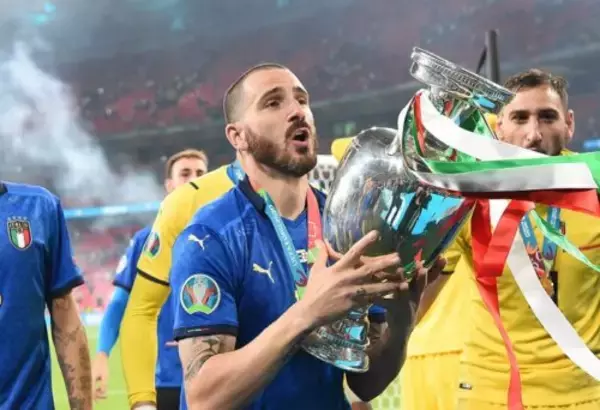 「34歳イタリア代表DFボヌッチ、EURO決勝で最年長ゴール！　45年ぶりの記録更新」の画像