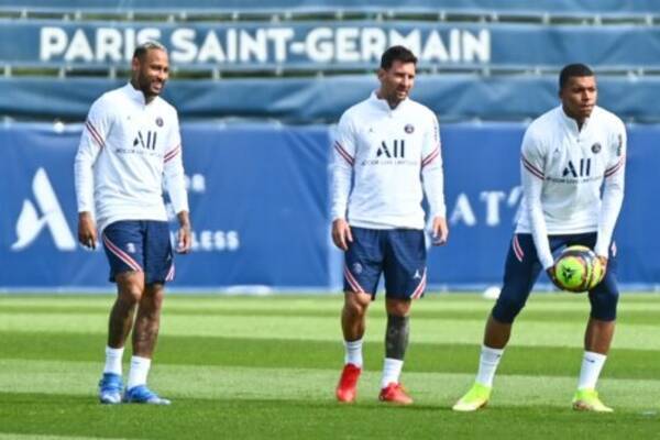 Psg メッシとネイマールが今季初のメンバー入り レアル移籍噂のエンバペも招集 21年8月29日 エキサイトニュース