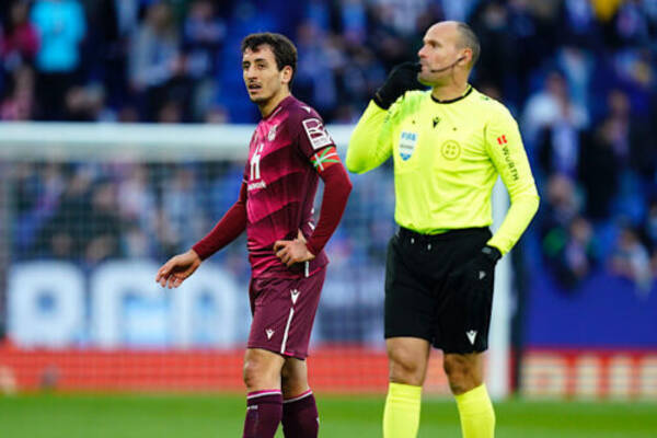 オヤルサバル 不可解なゴール取り消し判定に憤慨 その場で6回も質問したけど 21年11月29日 エキサイトニュース