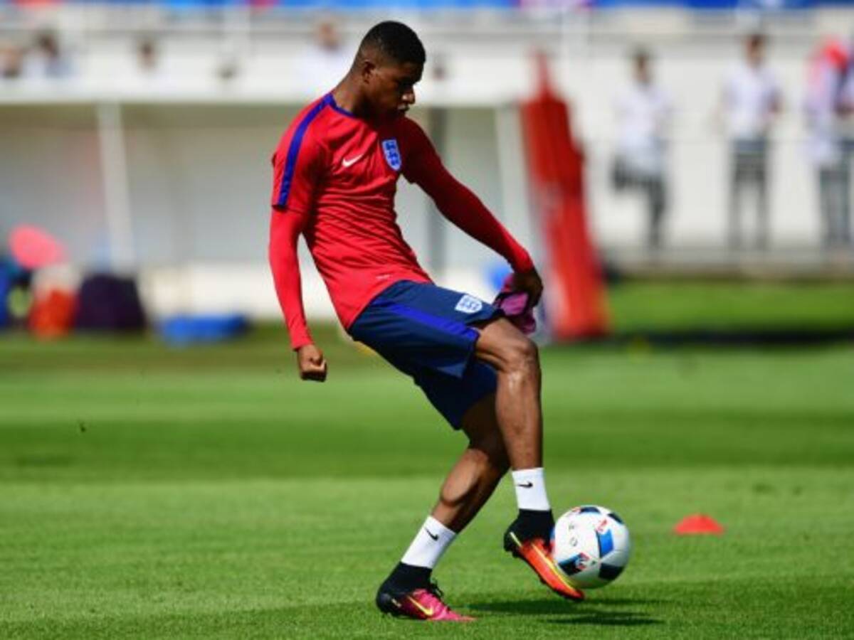 C ロナとベッカムのキックを融合 英代表 秘密兵器は18歳新星のfk 16年6月10日 エキサイトニュース