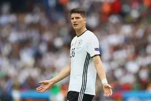 東京五輪で公開プロポーズ ドイツ五輪代表fwクルーゼが試合後にtvで彼女に愛の告白 21年7月26日 エキサイトニュース