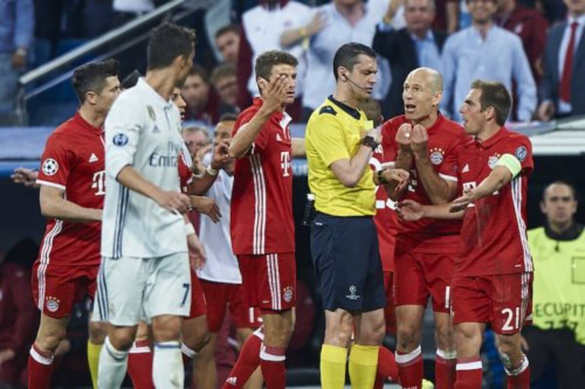 Cl後の騒動が尾を引くバイエルン 審判団のロッカー乱入報道には法的手段か 17年4月21日 エキサイトニュース