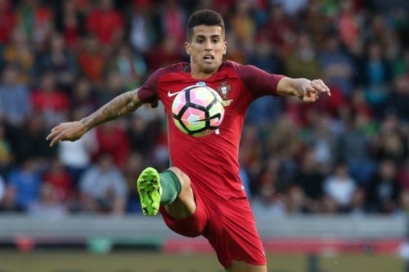 ポルトガル代表にロナウド カンセロ フェリックスら25人選出 スポルティング所属の18歳dfが初招集 21年3月16日 エキサイトニュース