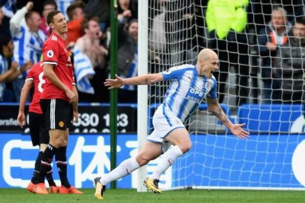 ハダースフィールドの少年ファン マンu戦で得点のムーイに5ポンド贈呈 17年10月25日 エキサイトニュース