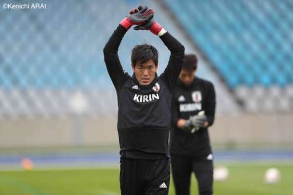 日本代表でもw杯試合球を使用開始 Gk西川周作の感想は すごく滑る 17年11月13日 エキサイトニュース