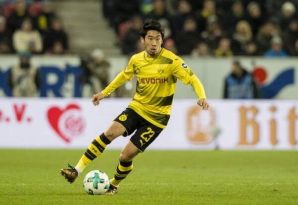 香川 試合を決める追加点 オーバメヤンとのコンビネーションから今季3点目 17年12月13日 エキサイトニュース