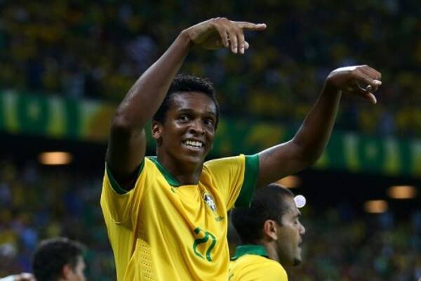 名古屋 元ブラジル代表fwジョーを獲得 一生懸命頑張ります 18年1月3日 エキサイトニュース