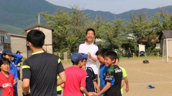 昨季引退の平山相太がよしもと所属に パンサー尾形を 兄さん と呼ばないと 笑 18年5月28日 エキサイトニュース