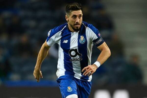 ミラン メキシコ代表mfエレーラに熱視線 インテル ローマも関心か 19年2月8日 エキサイトニュース