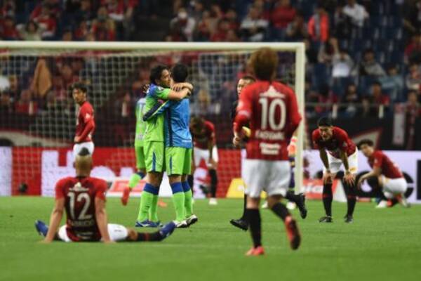 湘南 大誤審 2点差を跳ね返して逆転勝利 山根視来の劇的弾で浦和を撃破 19年5月17日 エキサイトニュース 湘南 大誤審 2点差を跳ね返して逆転勝利 山根視来の劇的弾で浦和を撃破 19年5月17日 エキサイトニュース